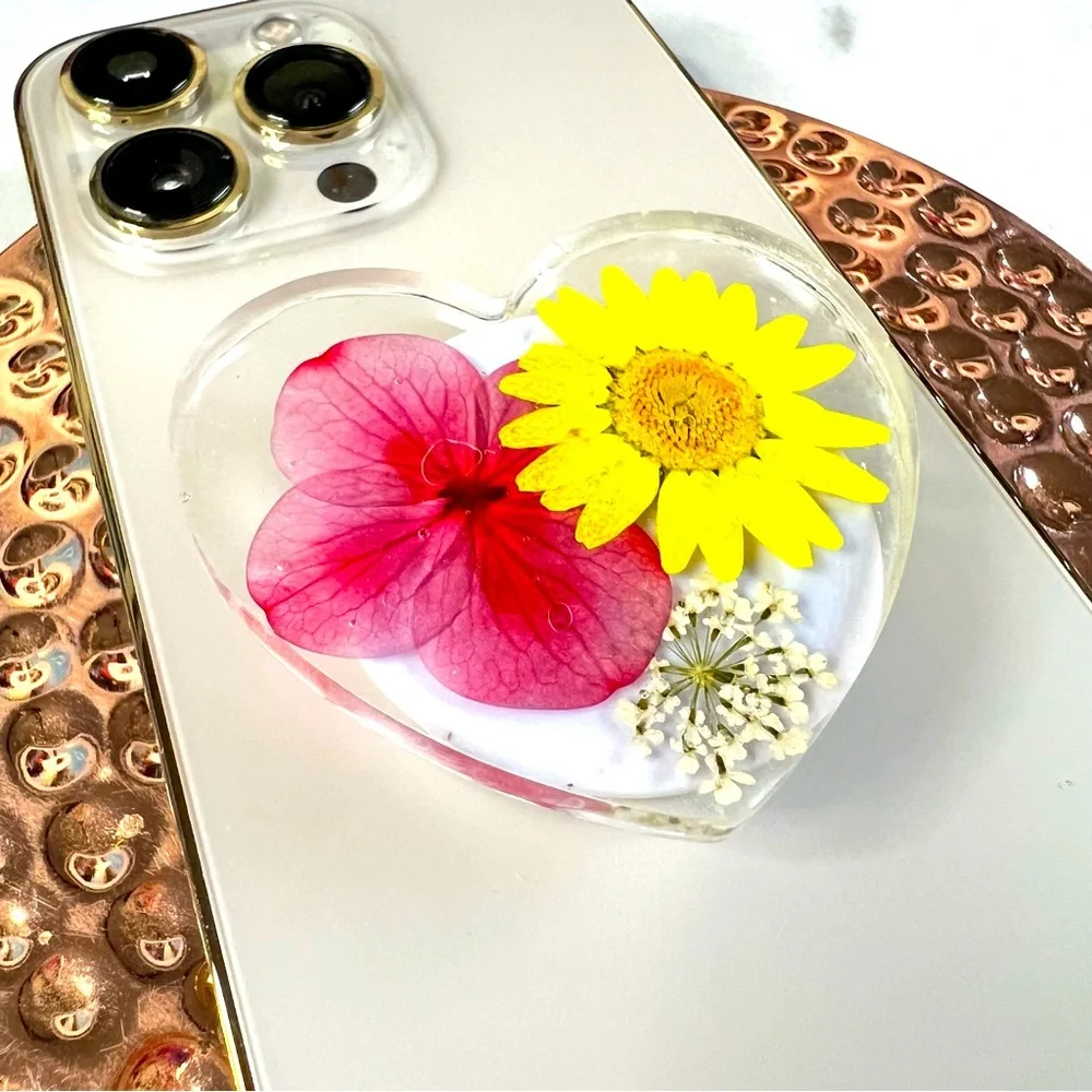 🌸Flower Heart-Shaped Phone Grip